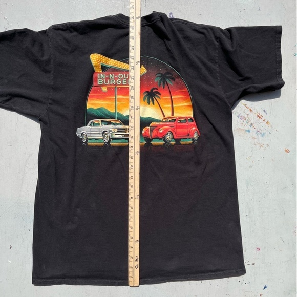 Men's In-N-Out T-Shirt Black Spell-Out Logo L Crew Food Double Double Burgers - Picture 8 of 10